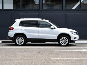 Внедорожник Volkswagen Tiguan 2011 года, 1699000 рублей, Кирилловка