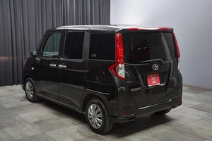 Минивэн Toyota Roomy 2021 года, 999000 рублей, Красноярск