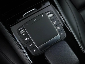 Внедорожник Mercedes-benz GLB-класс 2021 года, 3000055 рублей, Москва