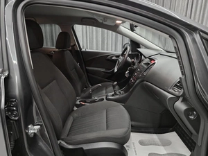 Хетчбэк Opel Astra 2010 года, 550000 рублей, Красноярск