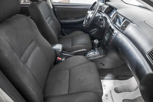 Седан Toyota Corolla 2004 года, 499000 рублей, Барнаул