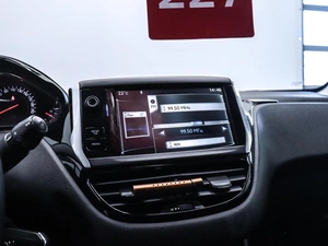 Хетчбэк Peugeot 208 2013 года, 720000 рублей, Красноярск