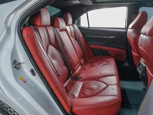 Седан Toyota Camry 2017 года, 2449000 рублей, Сургут