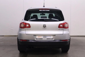 Внедорожник Volkswagen Tiguan 2010 года, 1045000 рублей, Брянск