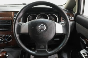 Седан Nissan Tiida Latio 2004 года, 499000 рублей, Новокузнецк