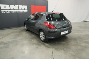 Хэтчбек Peugeot 308 2010 года, 555000 рублей, Курск