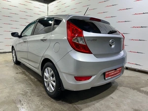 Хетчбэк Hyundai Solaris 2013 года, 865000 рублей, Красноярск