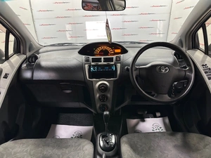 Хетчбэк Toyota Vitz 2009 года, 595000 рублей, Красноярск