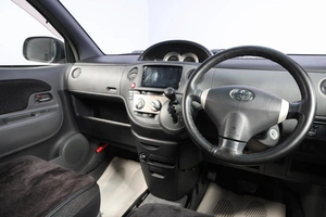 Минивэн Toyota Sienta 2013 года, 899000 рублей, Новосибирск