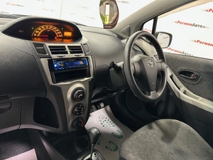 Хетчбэк Toyota Vitz 2009 года, 595000 рублей, Красноярск