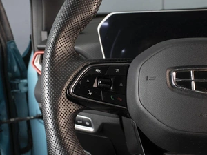 Внедорожник Geely Coolray 2023 года, 2190000 рублей, Омск