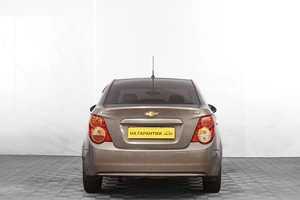 Седан Chevrolet Aveo 2014 года, 549000 рублей, Барнаул