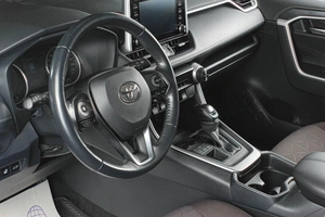 Внедорожник Toyota RAV4 2022 года, 2949000 рублей, Тюмень