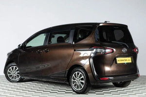 Минивэн Toyota Sienta 2018 года, 1439000 рублей, Челябинск