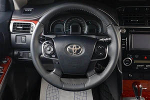 Седан Toyota Camry 2014 года, 1779000 рублей, Тюмень