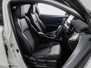 Внедорожник Toyota C-HR 2018 года, 2140000 рублей, Тюмень