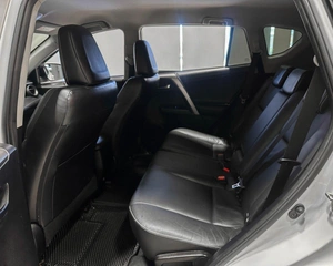 Внедорожник Toyota RAV4 2017 года, 2470000 рублей, Красноярск