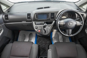 Минивэн Toyota Wish 2004 года, 989000 рублей, Барнаул