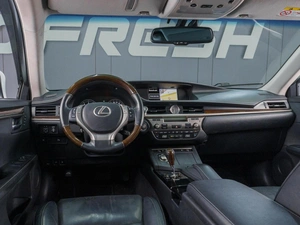 Седан Lexus ES 2014 года, 2379000 рублей, Сургут