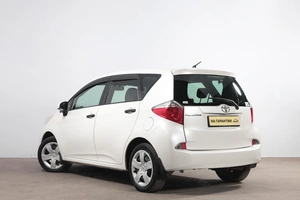 Хетчбэк Toyota Ractis 2013 года, 1099000 рублей, Новосибирск