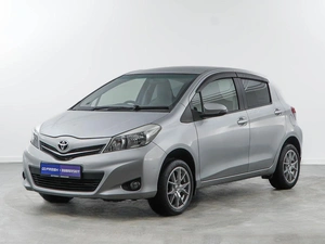 Хетчбэк Toyota Vitz 2012 года, 777077 рублей, Москва
