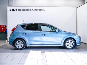 Хетчбэк Hyundai i30 2010 года, 849000 рублей, Красноярск