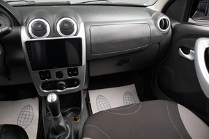 Седан Renault Logan 2010 года, 549000 рублей, Оренбург