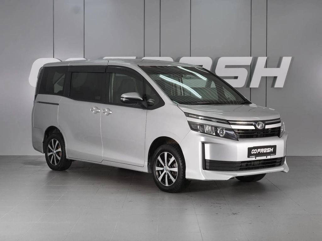 Минивэн Toyota Voxy 2017 года, 1998000 рублей, Минеральные Воды
