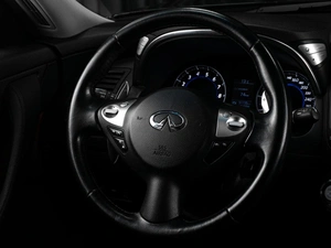 Внедорожник Infiniti QX70 2015 года, 2989000 рублей, Тюмень