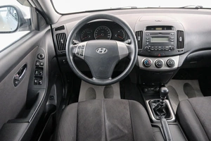 Седан Hyundai Elantra 2010 года, 589000 рублей, Красноярск