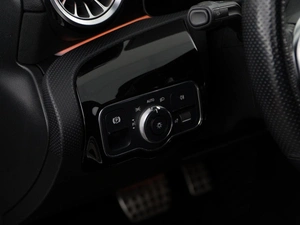 Седан Mercedes-benz CLA-класс 2019 года, 2889050 рублей, Москва