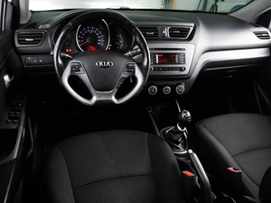 Хетчбэк Kia Rio 2017 года, 999000 рублей, Воронеж