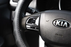 Седан Kia Rio 2013 года, 899000 рублей, Новосибирск