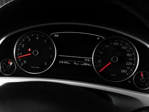 Внедорожник Volkswagen Touareg 2012 года, 1999000 рублей, Тюмень