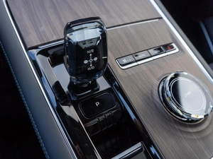 Внедорожник Geely Monjaro 2025 года, 4349000 рублей, Саратов