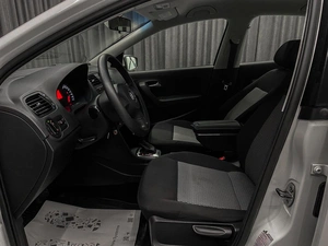 Седан Volkswagen Polo 2012 года, 799000 рублей, Красноярск