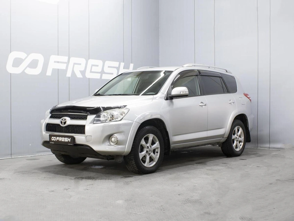 Внедорожник Toyota RAV4 2011 года, 1690000 рублей, Омск