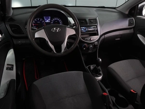 Седан Hyundai Solaris 2013 года, 699000 рублей, Воронеж
