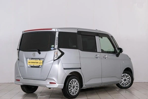 Хетчбэк Toyota Tank 2017 года, 899000 рублей, Красноярск