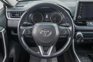 Внедорожник Toyota RAV4 2019 года, 3489000 рублей, Барнаул