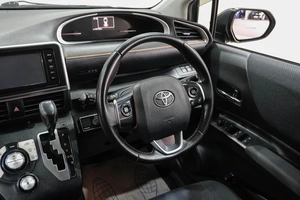 Минивэн Toyota Sienta 2016 года, 1299000 рублей, Новокузнецк