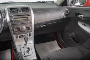 Седан Toyota Corolla 2011 года, 1289000 рублей, Томск