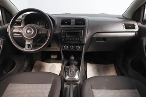 Седан Volkswagen Polo 2014 года, 1079000 рублей, Новосибирск