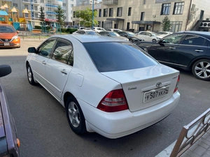 Седан Toyota Corolla 2004 года, 600000 рублей, Красноярск