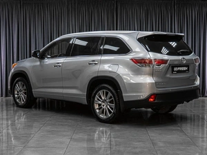Внедорожник Toyota Highlander 2014 года, 3199000 рублей, Тюмень