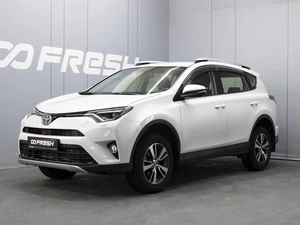 Внедорожник Toyota RAV4 2015 года, 2850000 рублей, Омск