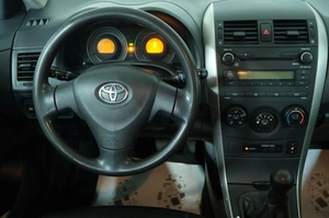 Седан Toyota Corolla 2008 года, 889000 рублей, Омск