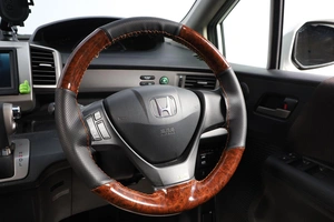 Минивэн Honda Freed 2013 года, 1189000 рублей, Новосибирск