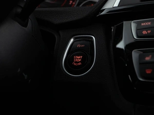 Седан BMW 3 серия 2015 года, 2137077 рублей, Москва