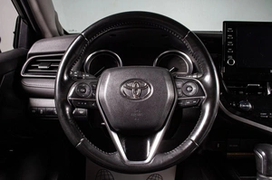 Седан Toyota Camry 2021 года, 3599000 рублей, Сургут